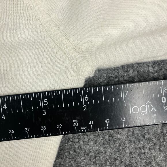 Aéropostale Sweater Womens M White V-Neck Button Cuff Knit Pullover - Picture 4 of 6